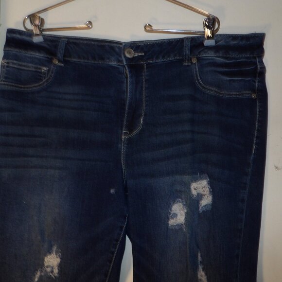 Maurices Mid Rise Distressed Skinny Jeans Sz 18W Short - Picture 2 of 8